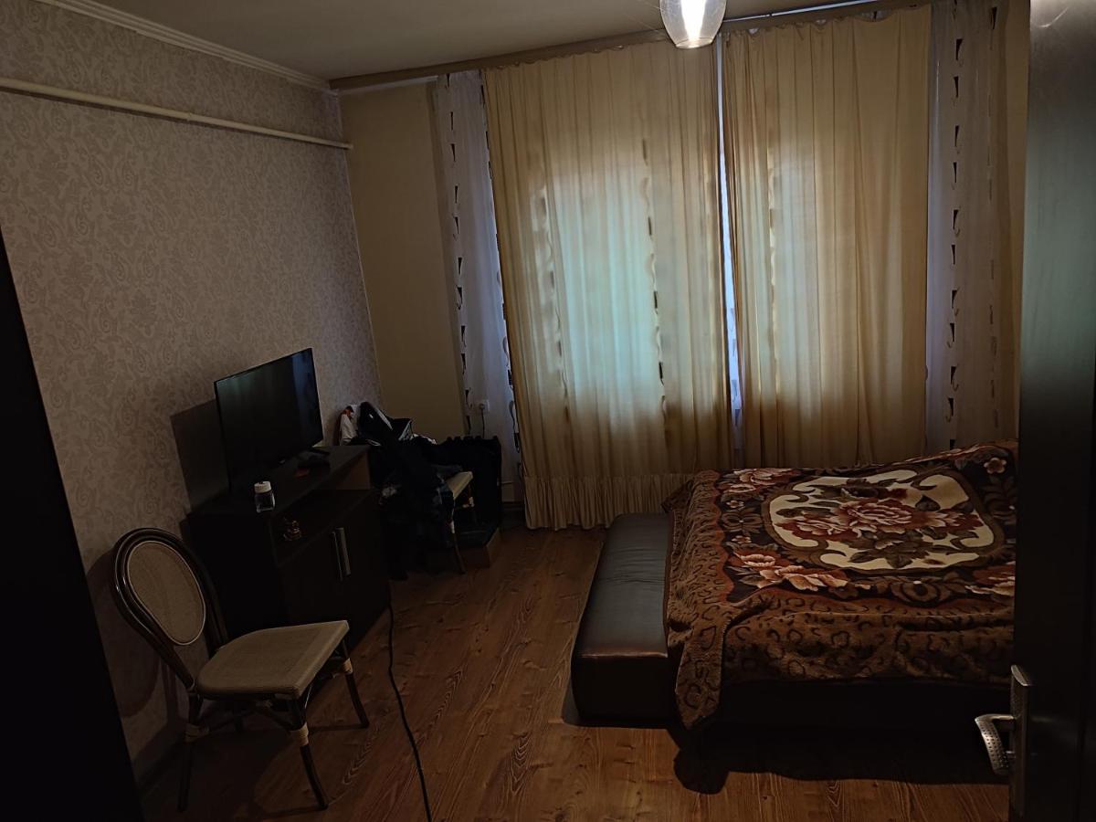 Central House Hotel Curtea De Arges Ngoại thất bức ảnh