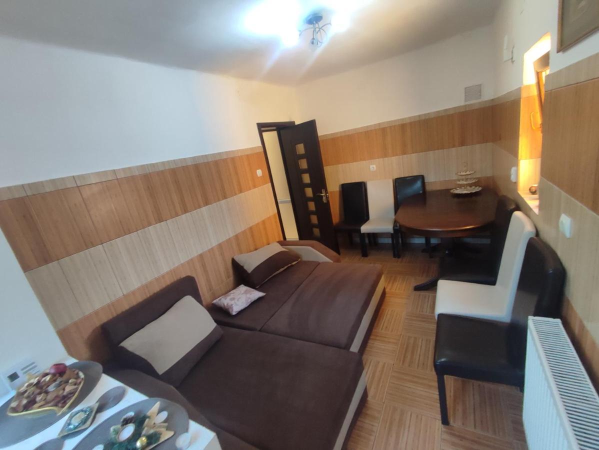 Central House Hotel Curtea De Arges Ngoại thất bức ảnh