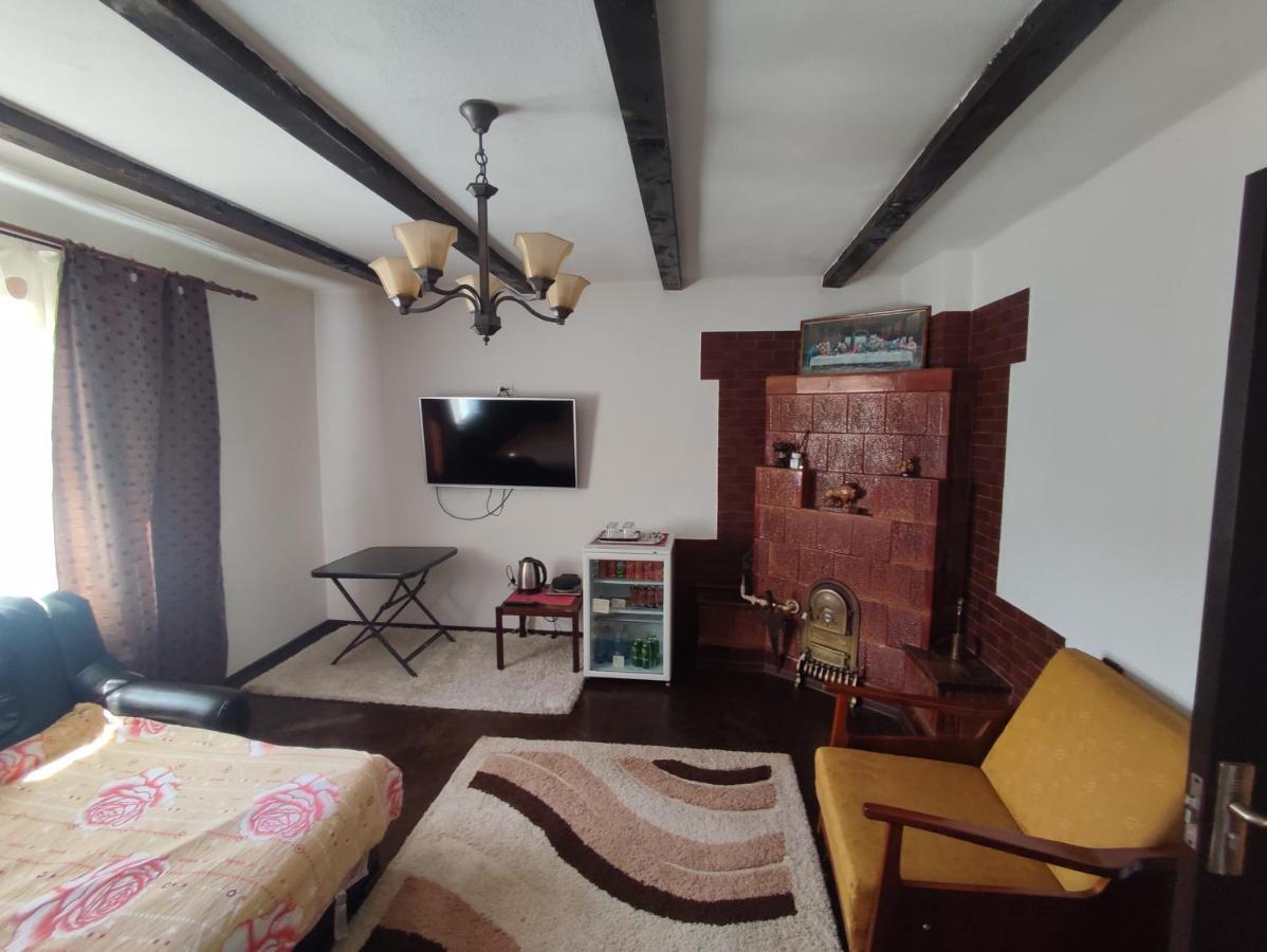 Central House Hotel Curtea De Arges Ngoại thất bức ảnh