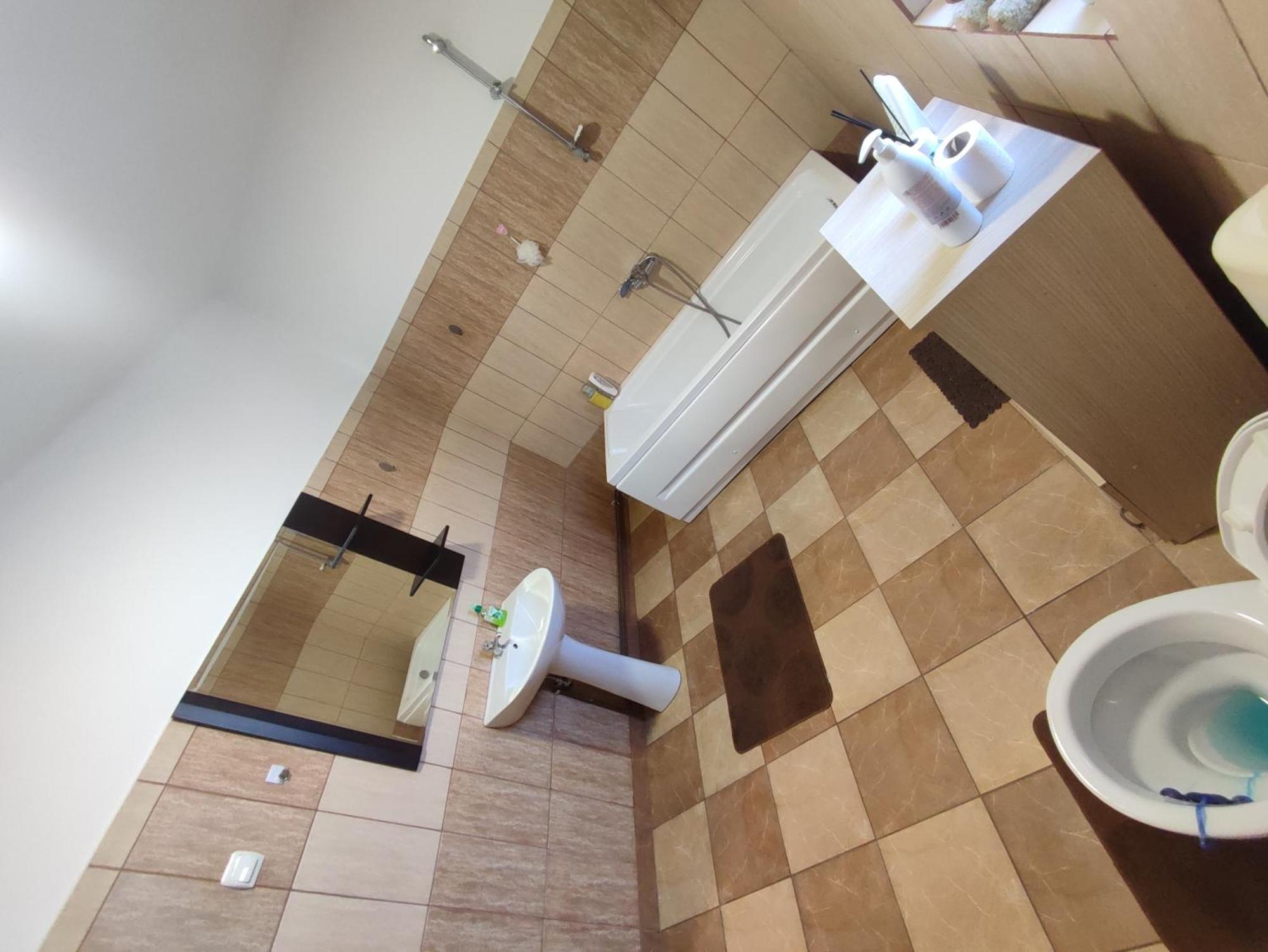 Central House Hotel Curtea De Arges Ngoại thất bức ảnh
